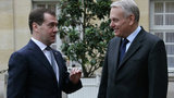 Медведев принял французского премьера в Москве