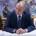 Путин: РФ готова приостановить боевые действия и пустить СМИ в зоны окружения противника