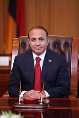 Премьер-министр Армении ушёл в отставку