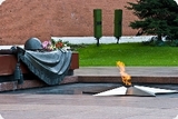 В Москве мужчина грозит сжечь себя у Могилы Неизвестного солдата