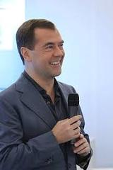 Медведев исключил Михалкова из попечительского совета Фонда кино