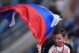 Почти половина россиян готова вырядиться во флаг и герб России