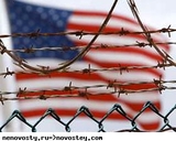 В США на сотни заключенных рухнула стена тюрьмы