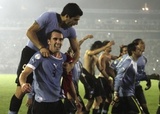 Уругвай с минимальным счетом победил Италию и вышел в 1/8 финала ЧМ