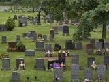 Три десятка жителей Нью-Йорка пришли на похороны незнакомки по просьбе раввина