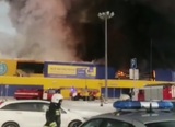 В Томске крупный пожар в гипермаркете, не исключают поджог