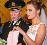 Брак 85-летнего Ивана Краско с молодой актрисой не дает покоя артисту
