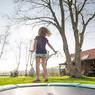 Учёные: прыжки на батуте приводят к тяжёлым травмам у детей