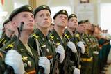 В Госдуме рекомендовали разрешить военнослужащим заключать контракты до года