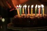 Задувать свечи на торте опасно для здоровья