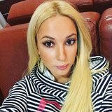 Лера Кудрявцева прилетела к сраженной инсультом матери в Крым