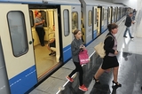 В Москве на зеленой ветке метро произошел сбой