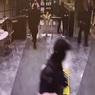 В здании редакции &laquo;МК&raquo; в Москве неизвестные в камуфляже устроили "маски-шоу" с оружием и кувалдами