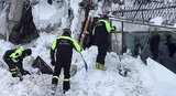 Еще четверых выживших обнаружили под слоем снега в итальянском отеле