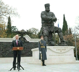 В Крыму открыт памятник нашему скорому будущему?