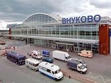 Опоздавший на рейс во Внуково избил сотрудника авиакомпании