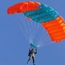 При прыжке с парашютом погибла курсант авиаспортивного клуба