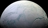Астрономы нашли возможное объяснение существованию океана на Энцеладе