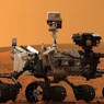 Марсоход сделал фото похожего на серебристый самородок объекта