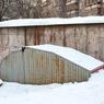 В Томске ребёнка задавило упавшим с гаража снегом