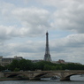 В Париже канатоходец Дени Жосслен прошел по тросу над Сеной