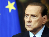 Берлускони сэкономит на елке и подарке для своей пассии