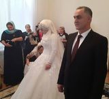 В сотруднице ЗАГСа, скрепившей брак юной чеченки и силовика, опознали журналистку