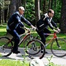 Путин поднял зарплату себе и Медведеву