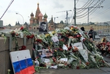 Активисты в пятый раз собираются восстановить мемориал Немцова на мосту