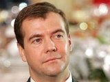 Медведев утвердил перенос нерабочих дней в январе и мае 2015 года