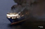 Обожженные пожаром канадские моряки отправятся на Гавайи