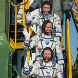 Капсула "Союза ТМА-19М" с космонавтами на борту успешно приземлилась в Казахстане