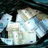 Грабители отобрали у мужчины сумку с 3 млн рублей в центре Москвы