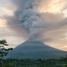 Россиян эвакуируют с Бали на соседние острова из-за извержения вулкана