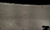 Астрономы показали фото лунного кратера с неизвестным гелеобразным веществом