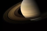 Астрономы нашли загадочные яркие линии на спутнике Сатурна