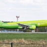 В Краснодаре самолет авиакомпании S7 при посадке зацепил хвостом землю