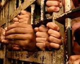 Сотня заключенных сбежала из тюрьмы в Ливии