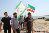 Спортсмены устроили заплыв через Керченский пролив в честь Ахмата Кадырова