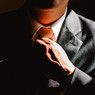 «Прекратите носить галстук»: эксперты объяснили, почему стоит от него отказаться