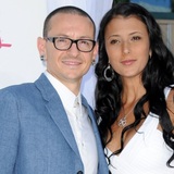 Вдову вокалиста Linkin Park затравили из-за новых отношений