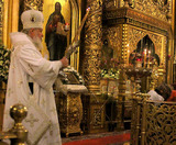 Патриарх Кирилл призвал состоятельных россиян не кичиться свои богатством