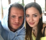 Дмитрий Тарасов пока живет засчет своей жены: "Мне нравится сидеть на ее шее!"