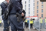 Одиннадцать российских болельщиков выпустили из полиции Марселя