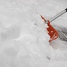 Петербуржцы устали от бездействия Смольного и сами вышли убирать снег