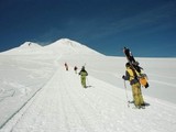 На Эльбрусе все еще ищут пропавшую альпинистку из Ингушетии