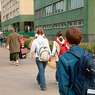 Московские школьники пойдут в школу, а учителя - на удаленку?