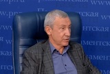 Сенатор Климов заявил, что уехавшие из страны россияне могут попасть под действие закона об иноагентах