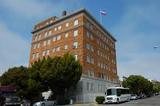 Над российским консульством в Сан-Франциско заметили черный дым