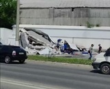 В Белгороде разрушен супермаркет на заправке, есть пострадавшие
